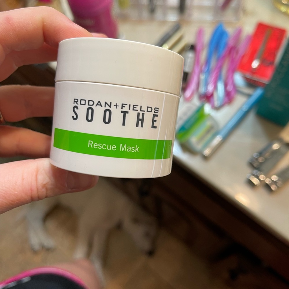 Rodan and Fields Soothe Rescue mask